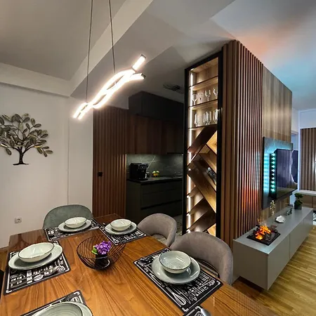 Luxury Furnished At The Center Of The Apartment